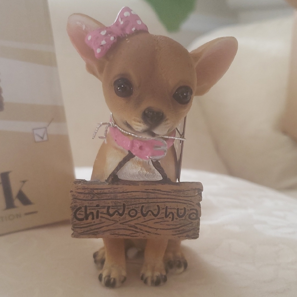 Cute Chihuahua with Pink Bow Figurine - New in Box